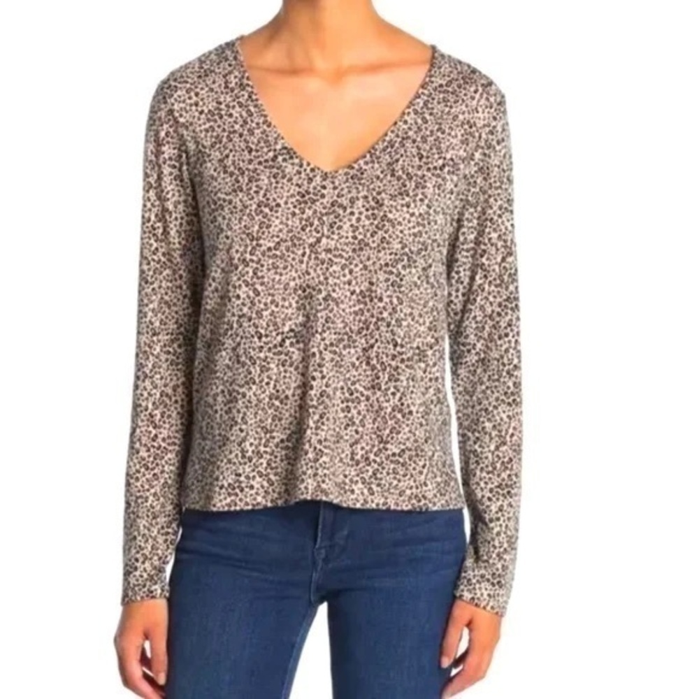 NWT Sanctuary Leopard VNeck Top Size Small